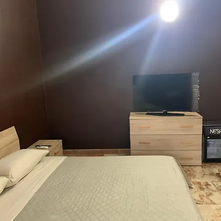 Hotel Mo' Monteiasi