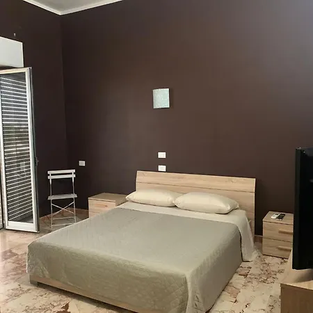 Hotel Mo' *